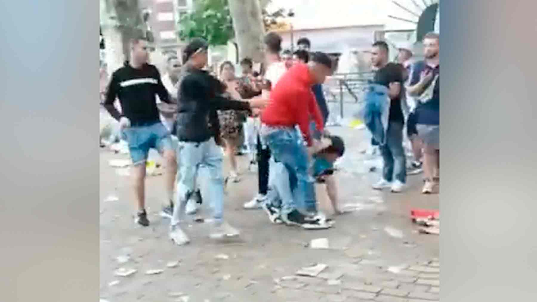 Momento de la pelea en las fiestas de Bilbao.