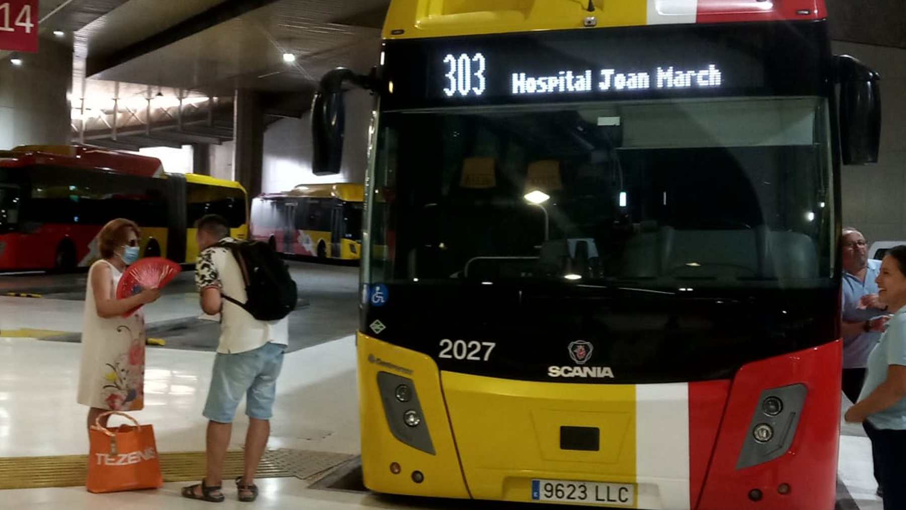 Imagen del autobús de la línea 303 del TIB que cubre el trayecto entre Palma y el Hospital Joan March.