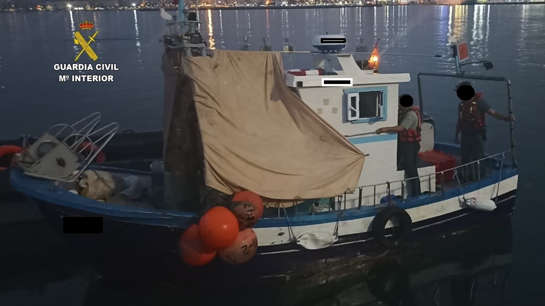 Imagen de una embarcación intervenida en Melilla (GUARDIA CIVIL).