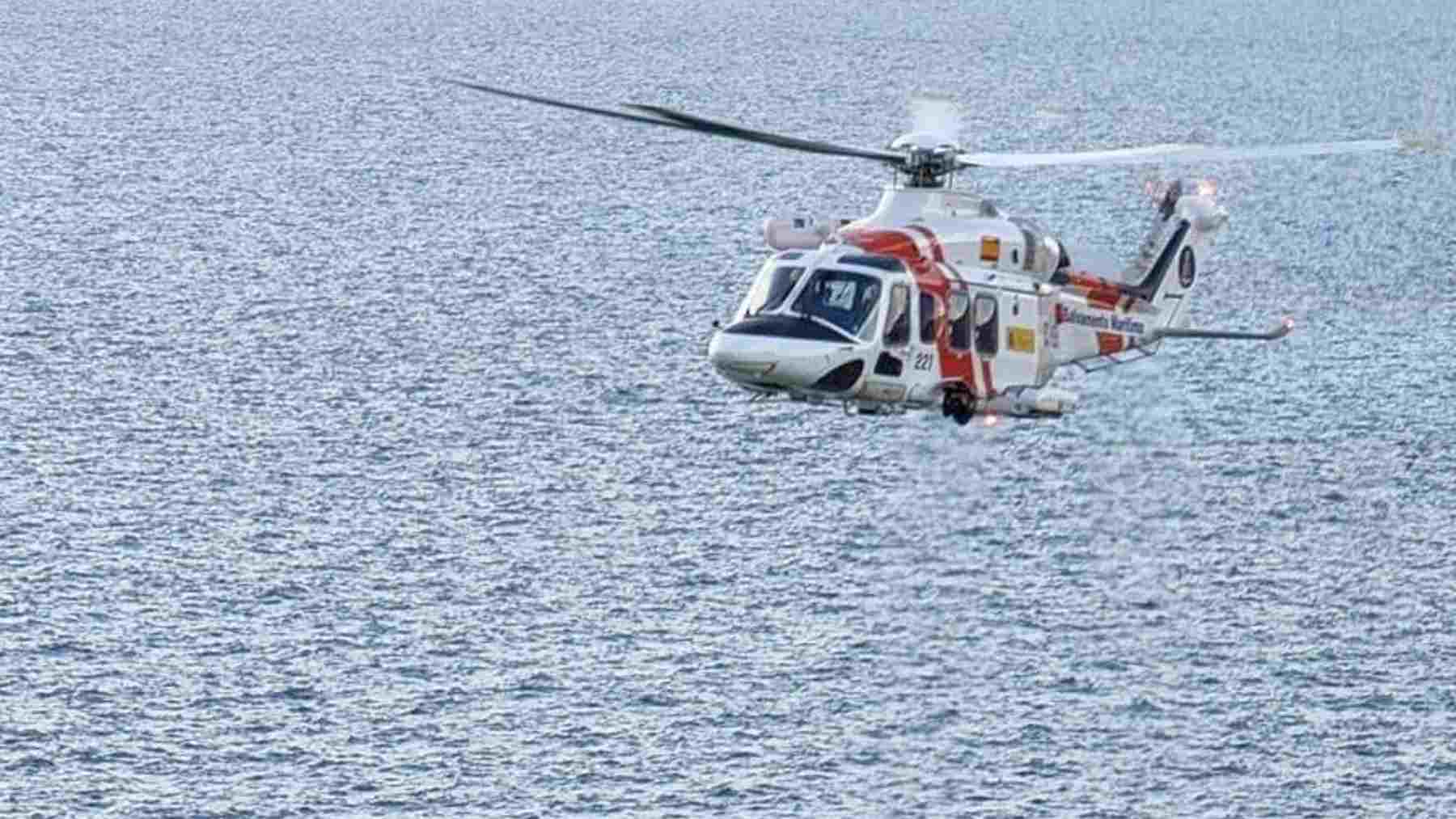 Imagen del helicóptero que ha procedido al rescate del cadáver.