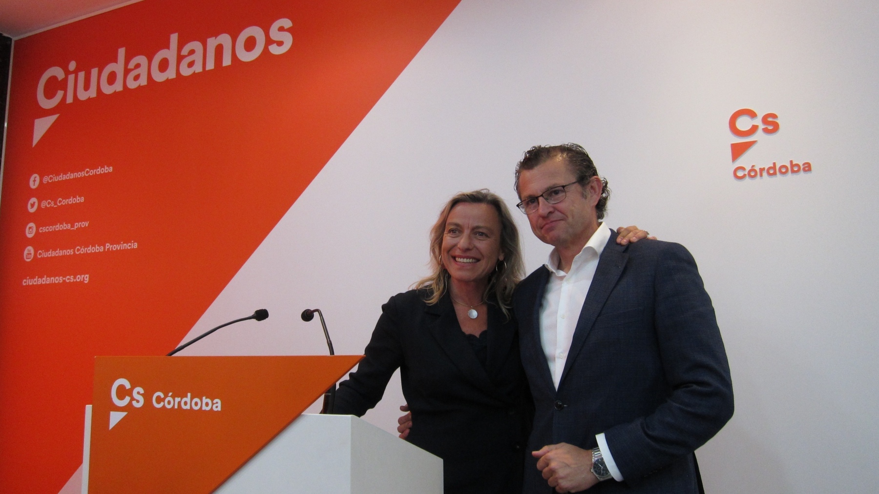 El concejal de Ciudadanos en el Ayuntamiento de Córdoba, David Dorado, junto a Isabel Albás (EUROPA PRESS).