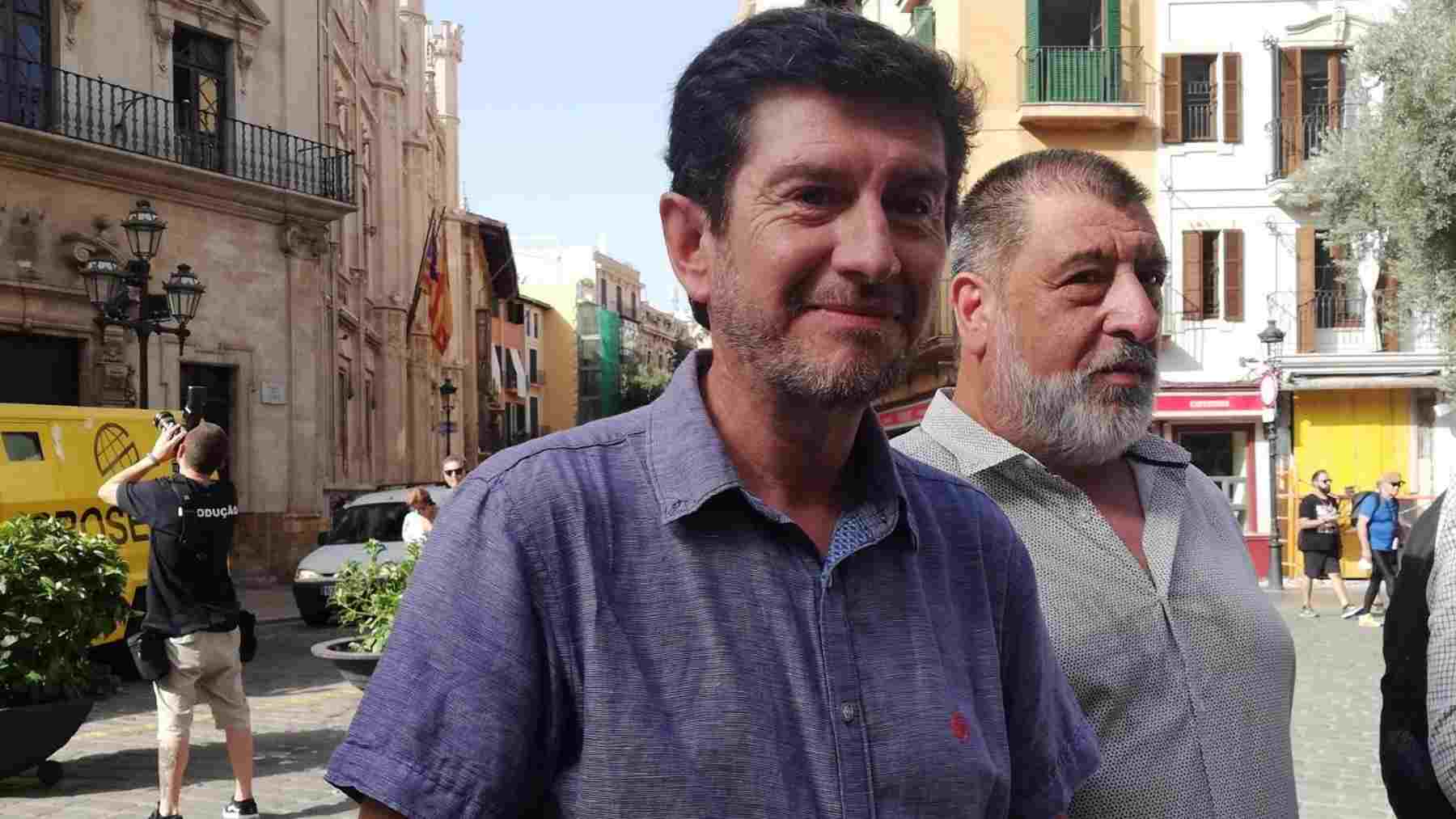 El regidor Alberto Jarabo y el portavoz de Podemos Palma, Jesús Jurado. EUROPA PRESS
