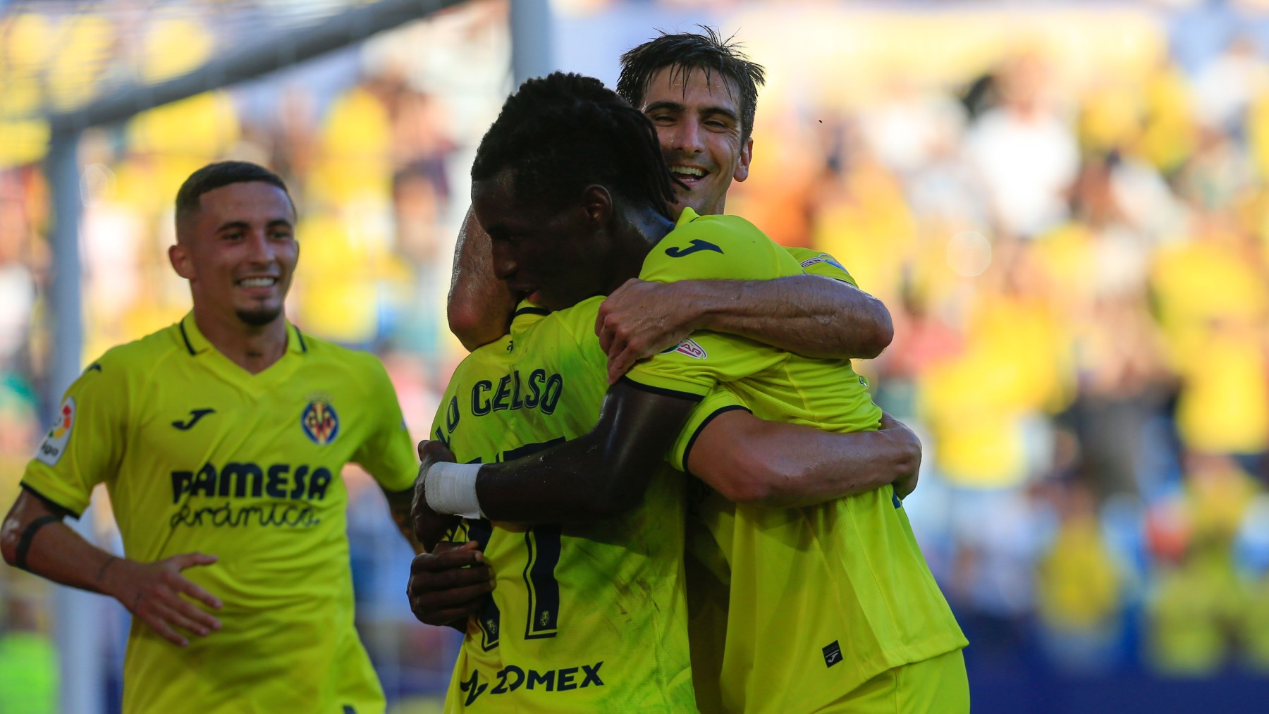 Los jugadores del Villarreal celebran un gol. (EFE)