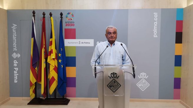 El líder de Vox en Palma, Fulgencio Coll, durante su comparecencia ante la prensa.