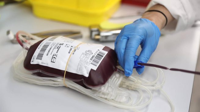 Una bolsa de sangre durante una donación. (Foto: Europa Press)