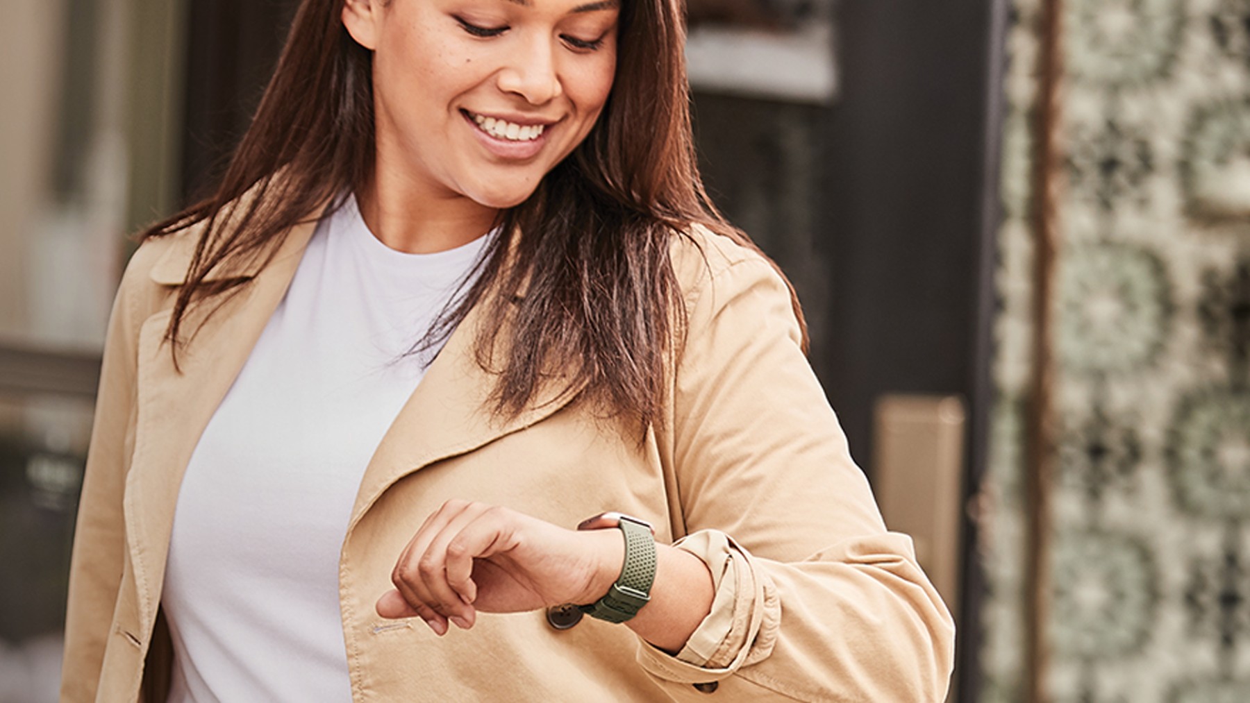 el mejor smartwatch fitbit versa por menos de 100€