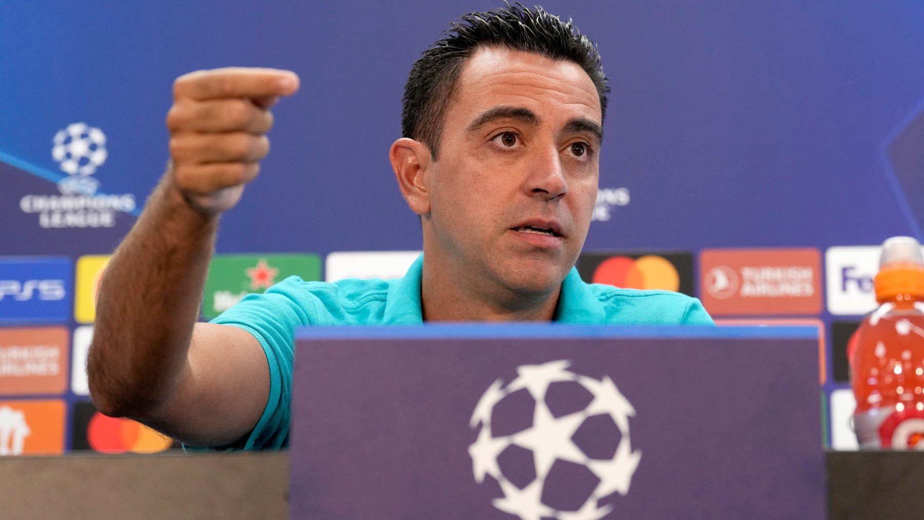 Xavi, en rueda de prensa. (EFE)