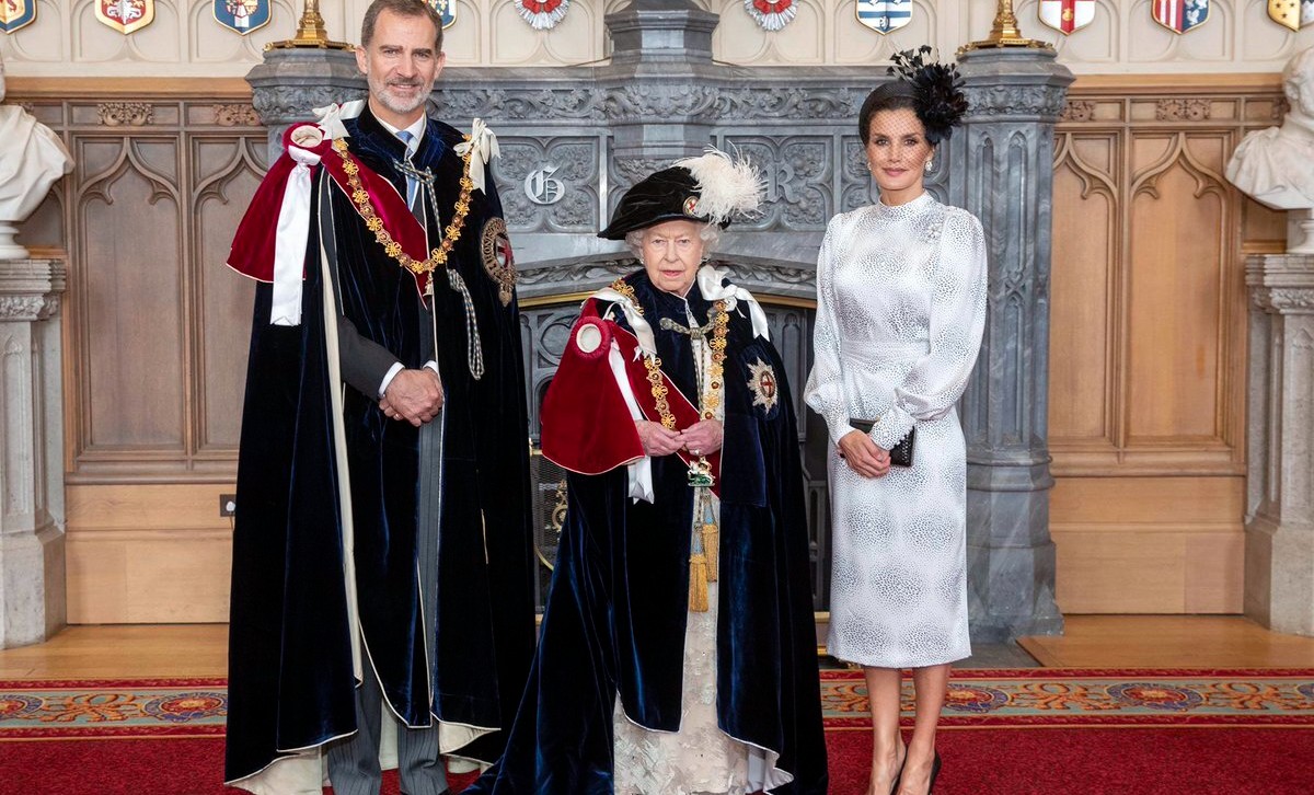 Los Reyes Rey Felipe VI  y Letizia con Isabel II (Ep)