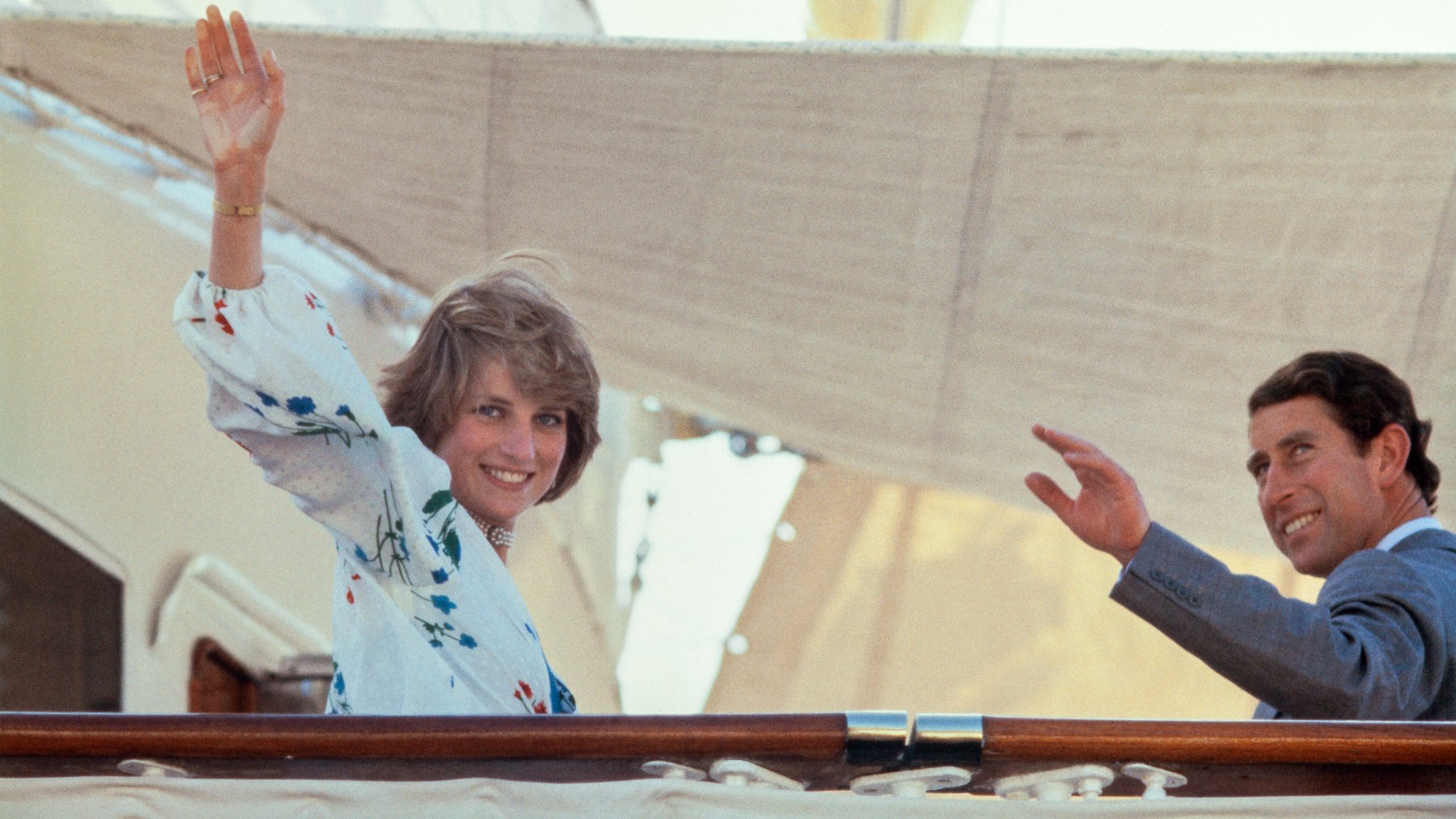Carlos y Diana a bordo del Britannia en Gibraltar. (Foto: AFP)