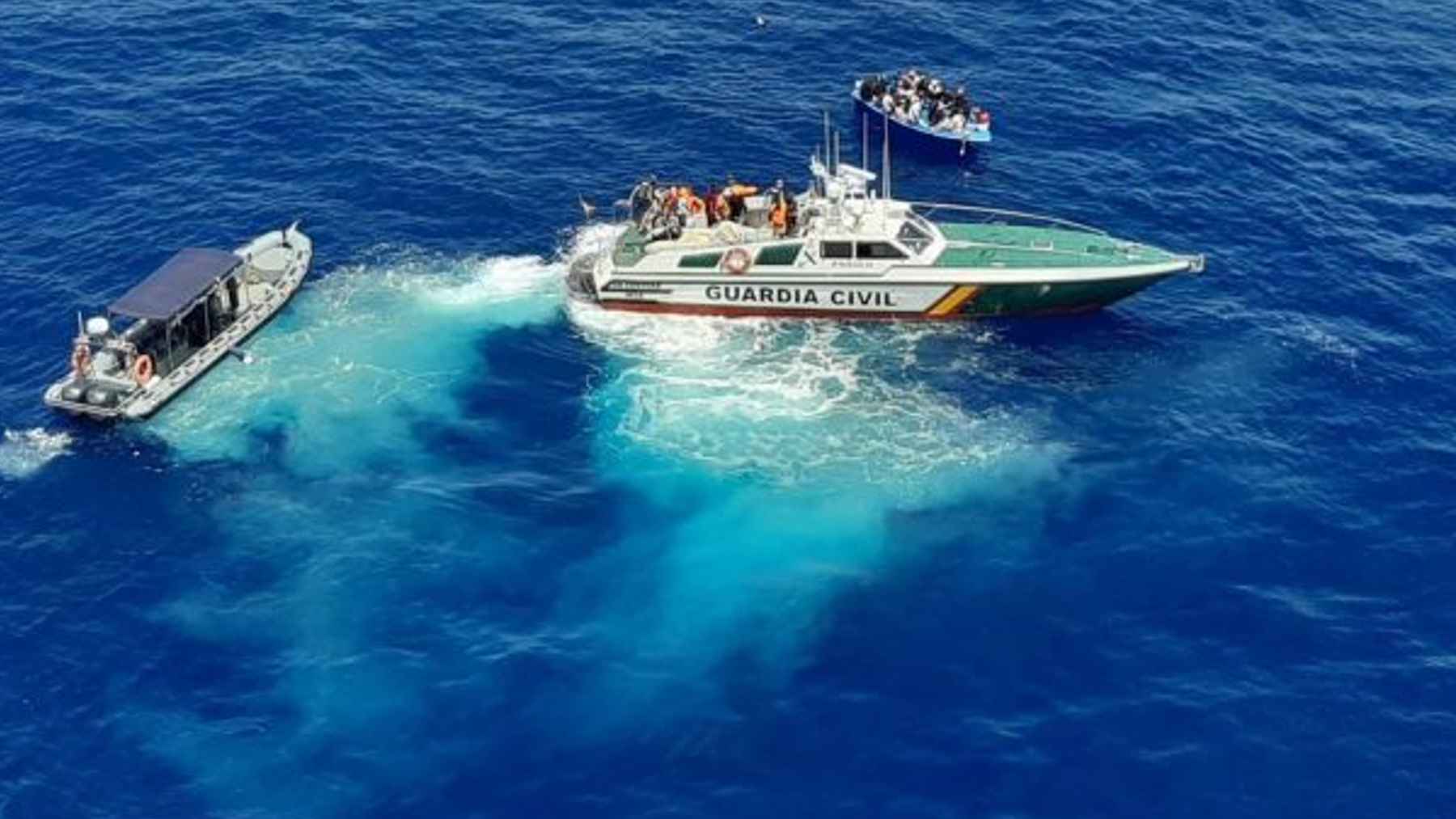 Patera interceptada por la Guardia Civil en las costas de Baleares.