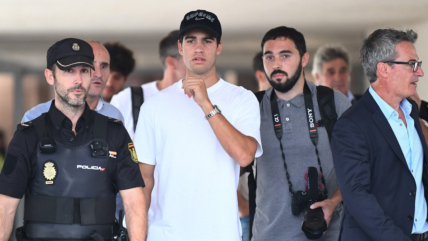 Carlos Alcaraz, a su llegada a Valencia. (AFP)