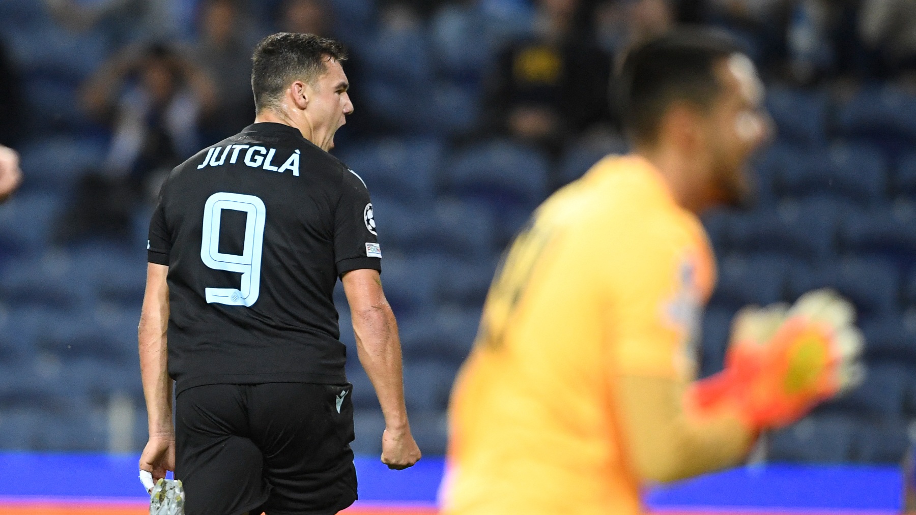 Jutglá celebra su gol en Oporto. (AFP)