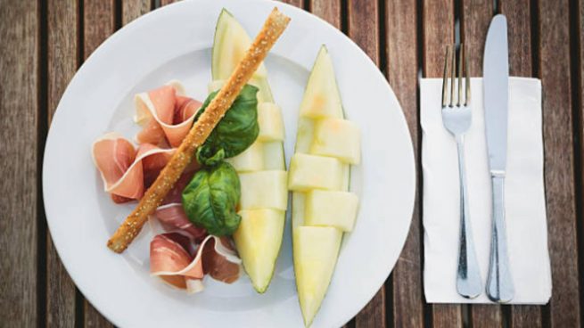 Cómo surgió el plato veraniego de jamón con melón que sigue siendo un éxito