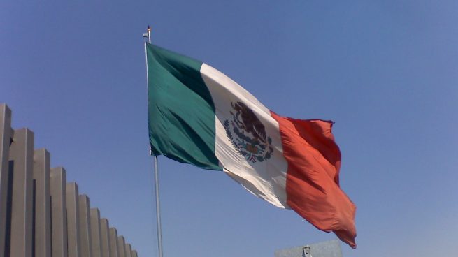 Bandera de México, mexico, peso