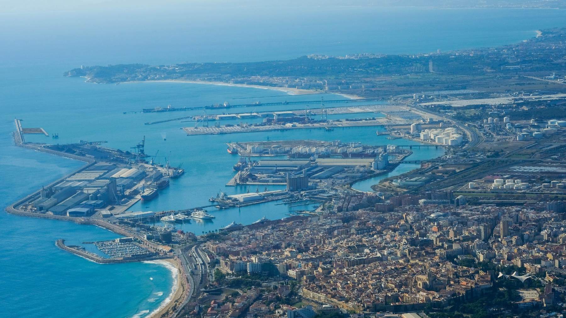 Vista aérea del Puerto de Tarragona. PUERTO DE TARRAGONA.