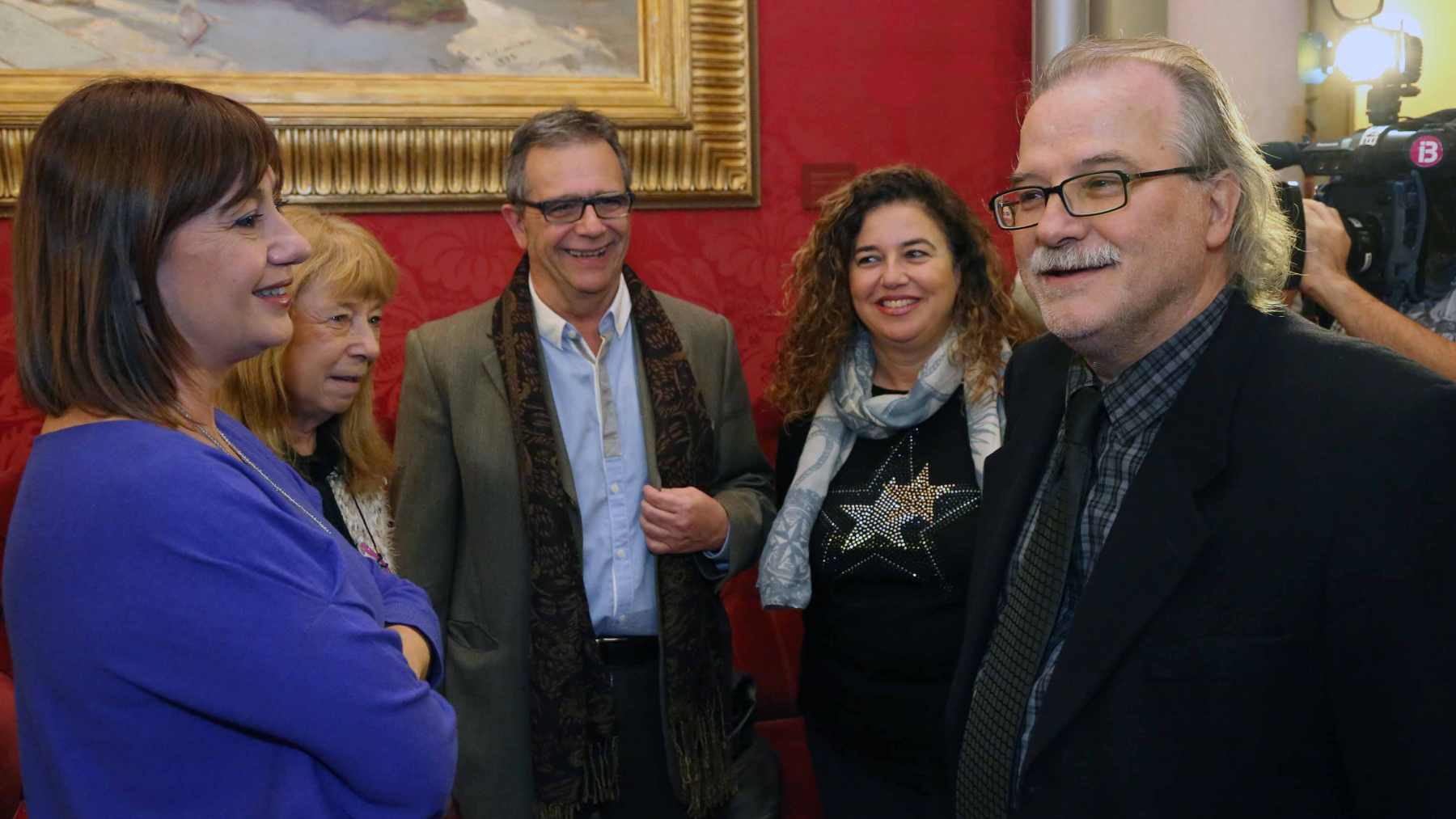 La presidenta del Govern balear, Francina Armengol, con el director de IB3, Andreu Manresa.