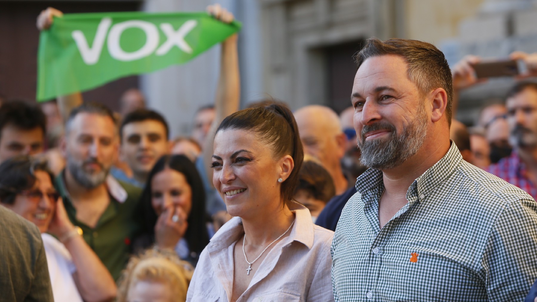 Macarena Olona y Santiago Abascal. (Foto: EP)