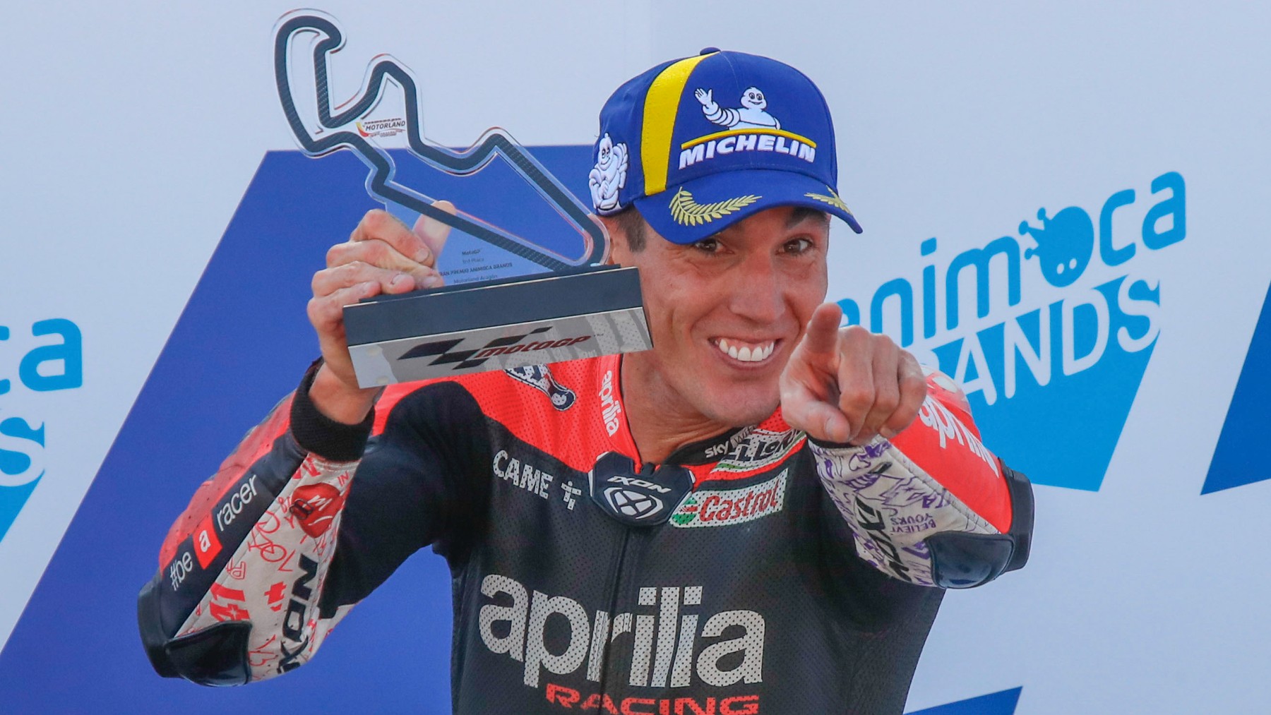Aleix Espargaró celebra el podio en el GP de Aragón de MotoGP. (EFE)