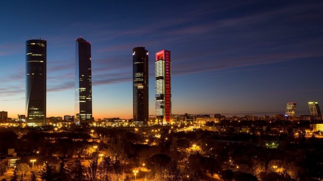 Luz verde en las Cuatro Torres de Madrid