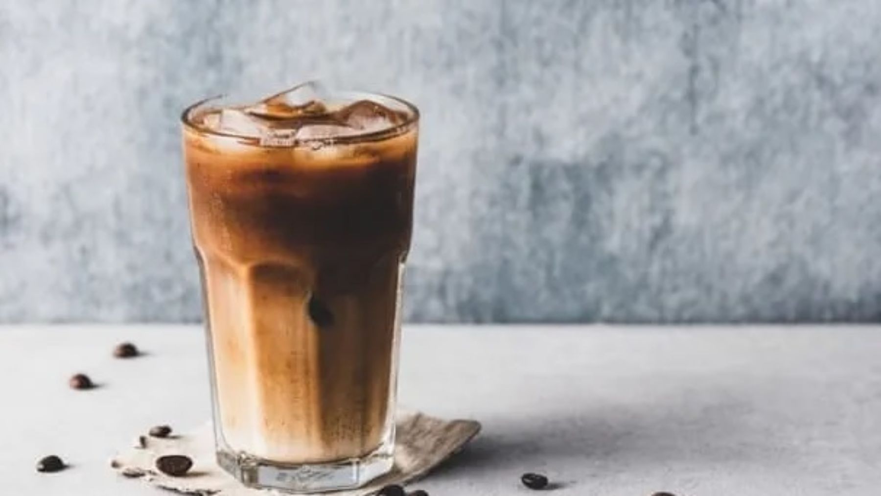 Descubre la bebida viral de café y proteína