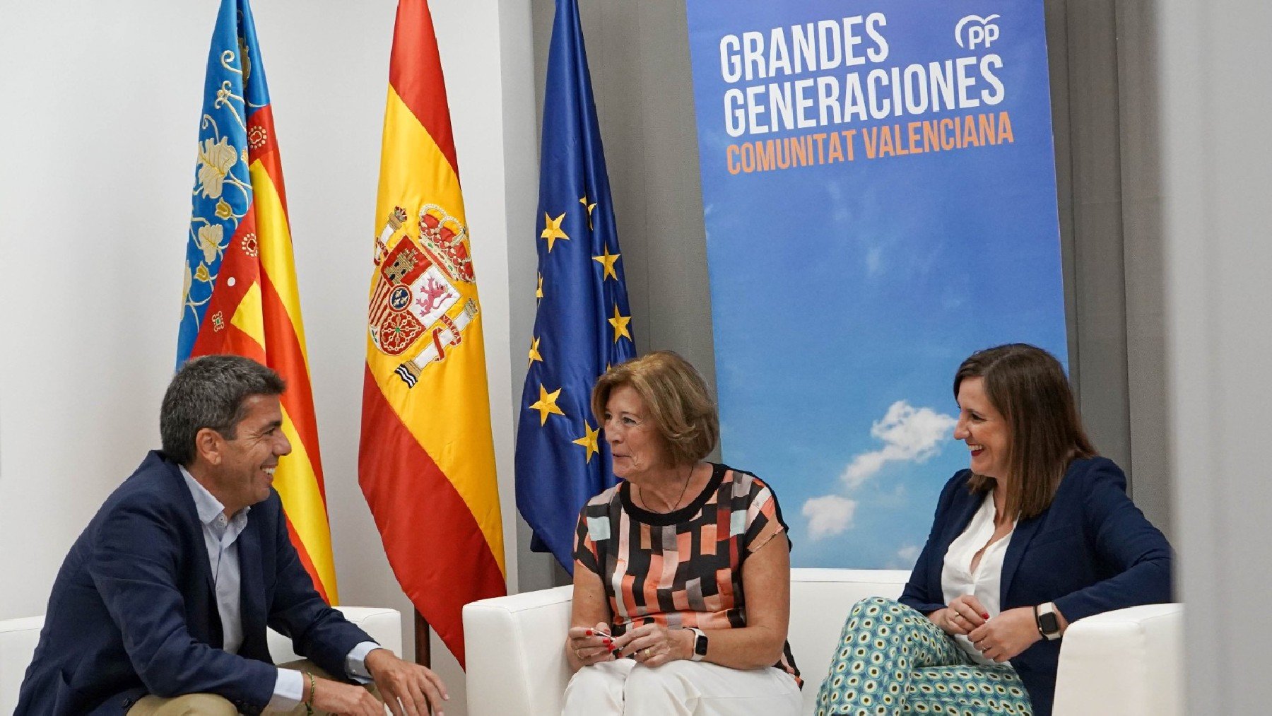 Carlos Mazón con María Ángeles Crespo y María José Catalá.