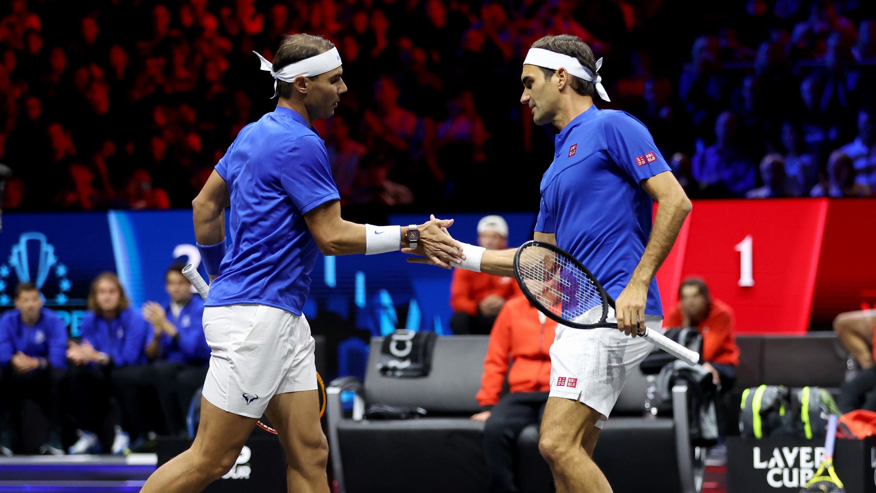 Rafa Nadal y Roger Federer, en la Laver Cup. (AFP)