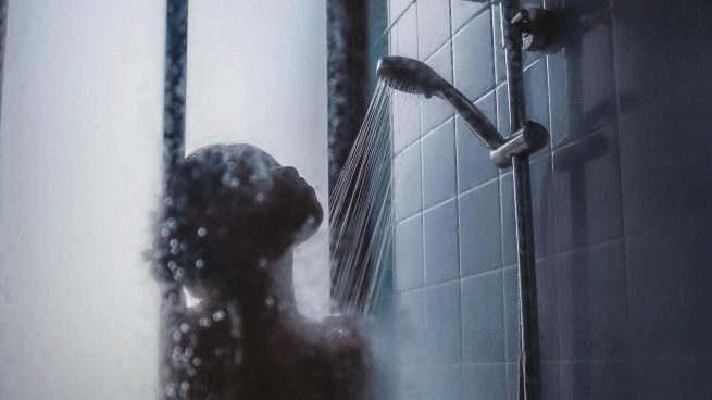 Reducir agua duchas