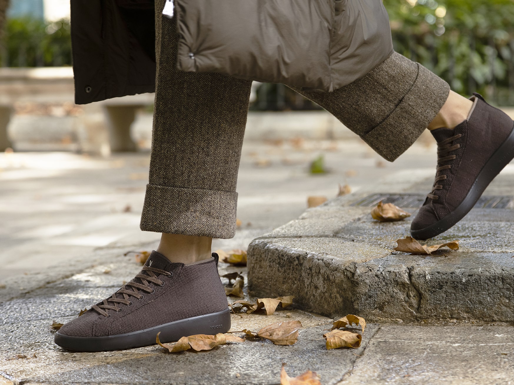 La empresa española que vendió 10.000 pares de zapatillas en un día reinventa su bota para la lluvia