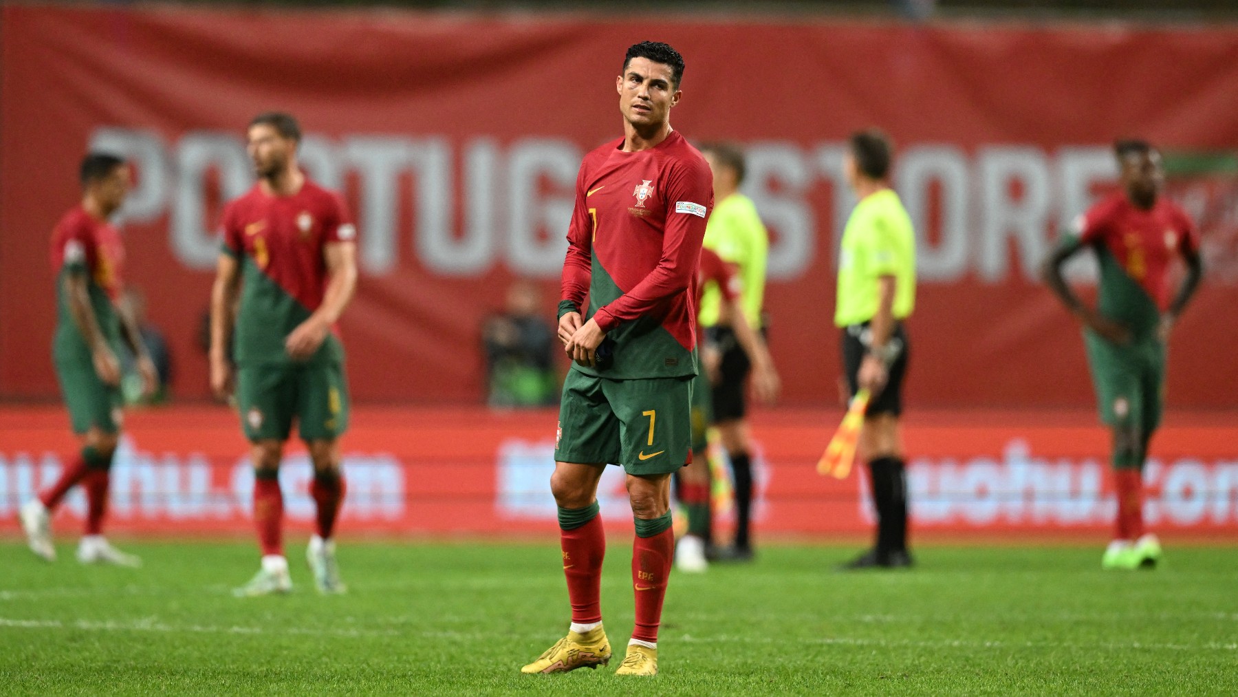 Cristiano Ronaldo con la camiseta de Portugal. (AFP)