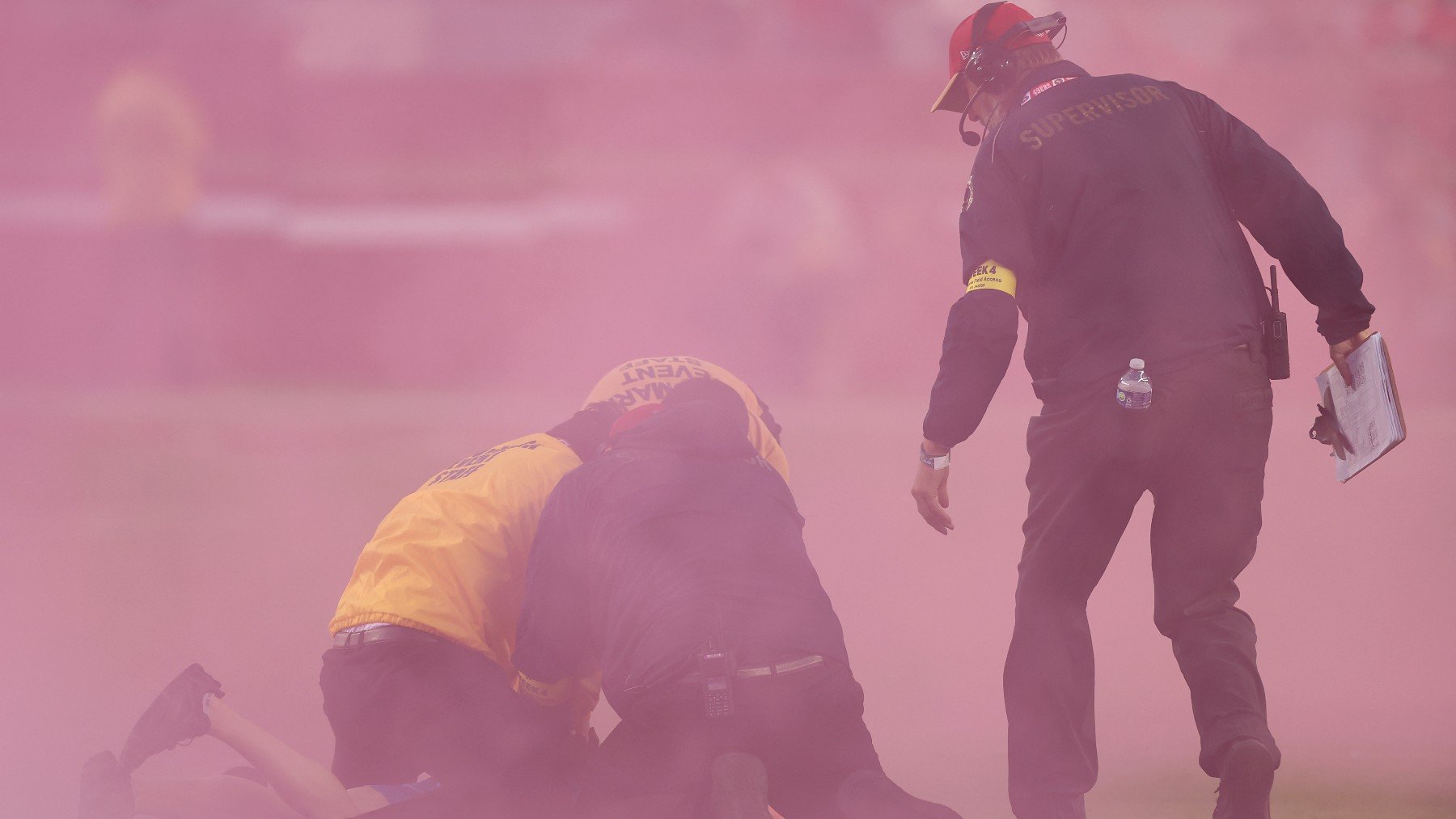 La detención del espontáneo en San Francisco. (Getty)