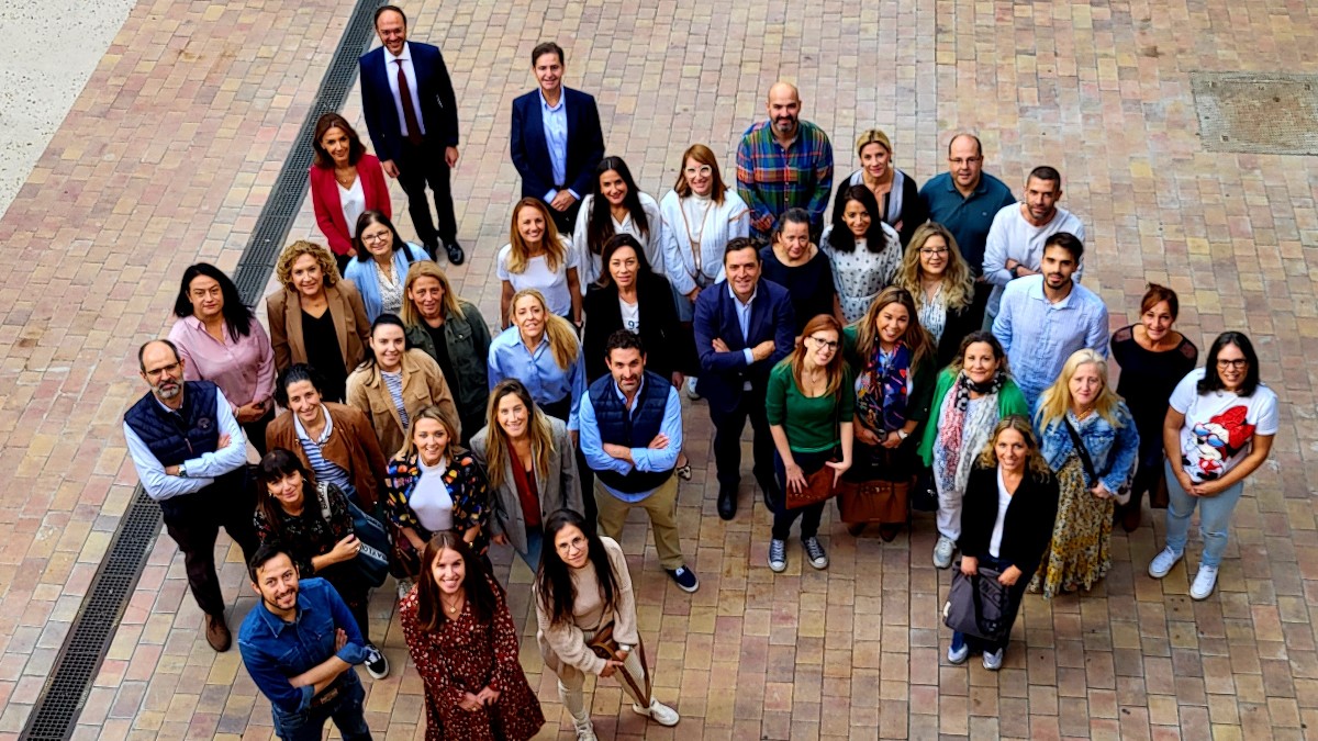 El Dr. Pedro Rico, directivos de Vithas y de Univ. Nebrija con participantes de la segunda edición de ‘eLidera’.