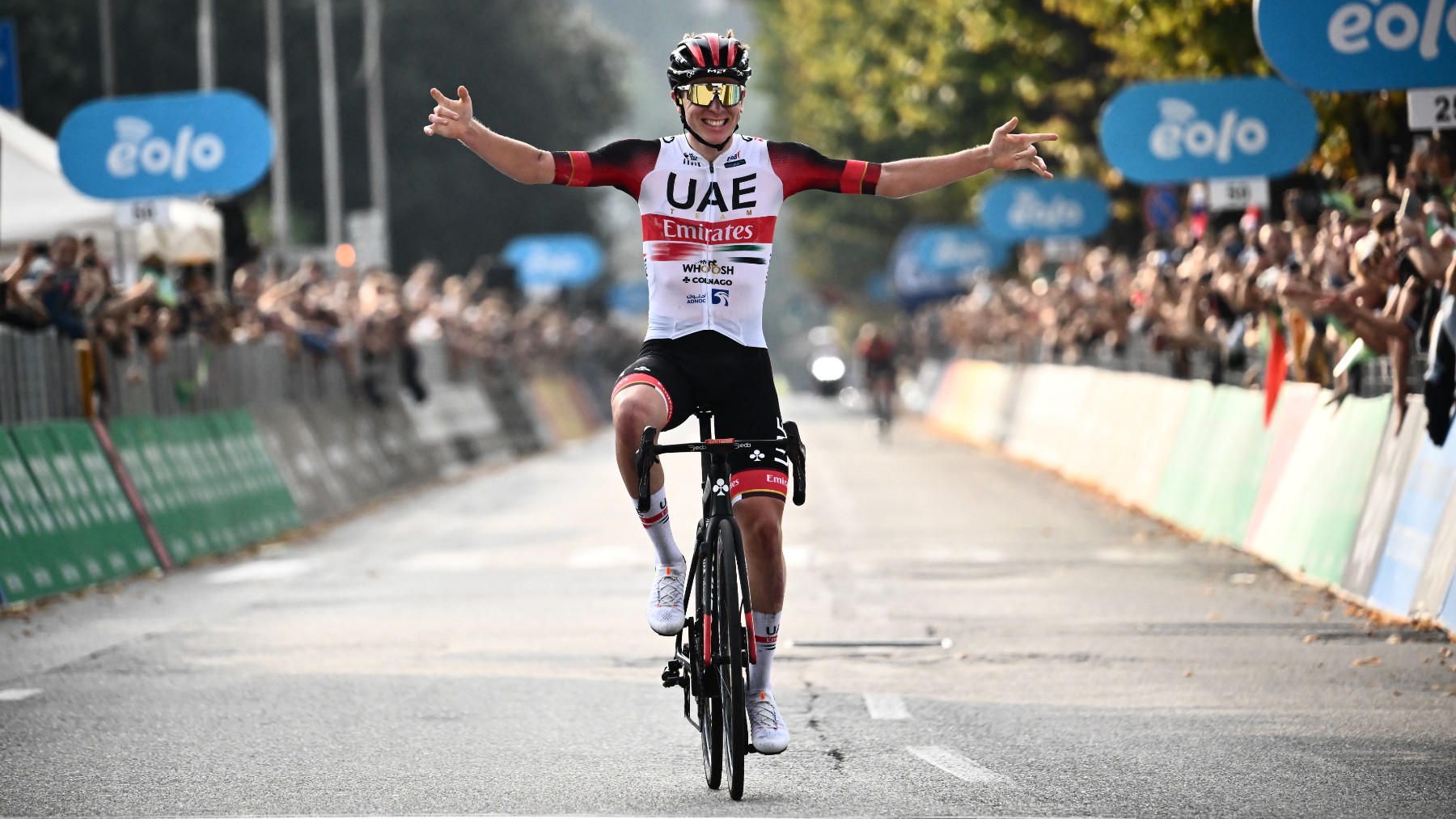 Pogacar reina en Lombardia. (AFP)