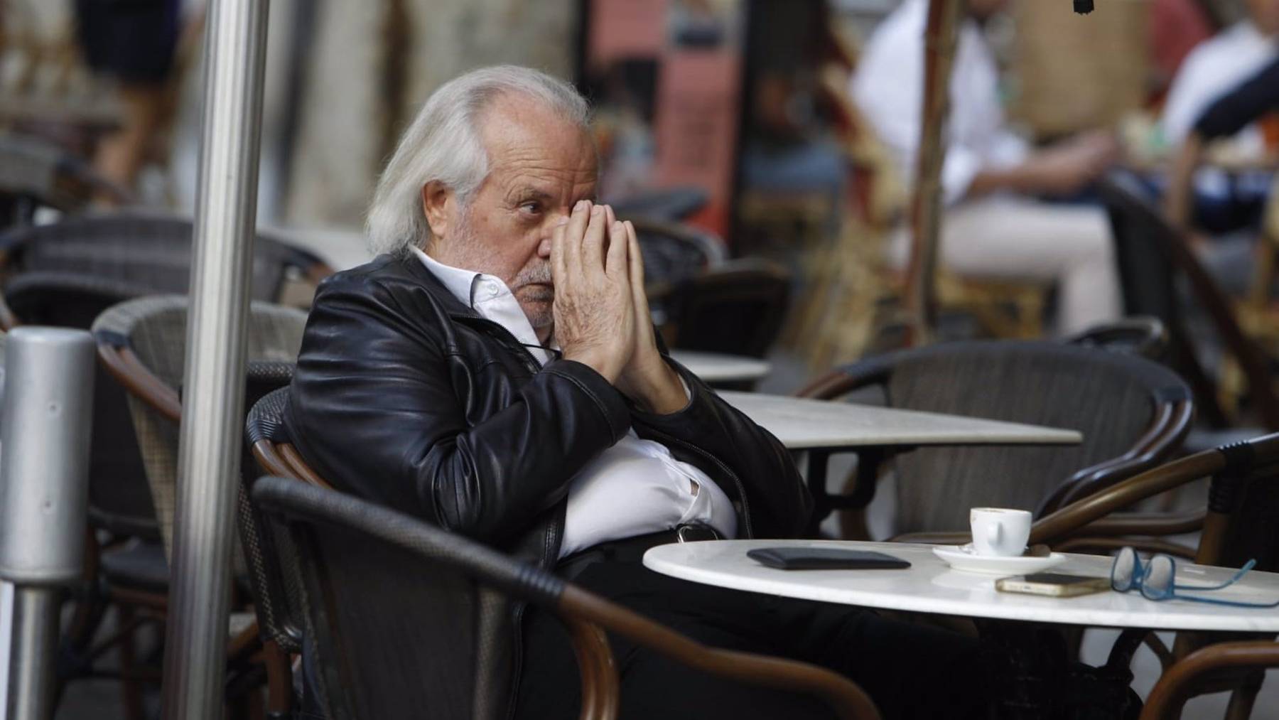 Bartolomé Cursach en un bar próximo a la Audiencia de Baleares.