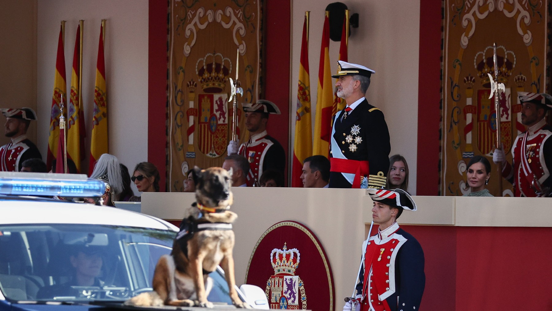El Rey Felipe VI, en el desfile del Día de la Hispanidad. (Europa Press)