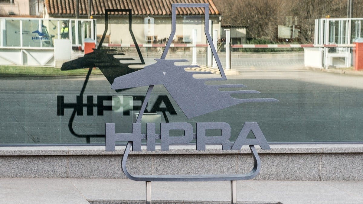 Símbolo de Hipra en su sede, a 4 de enero de 2022, en Amer, Girona, Catalunya.