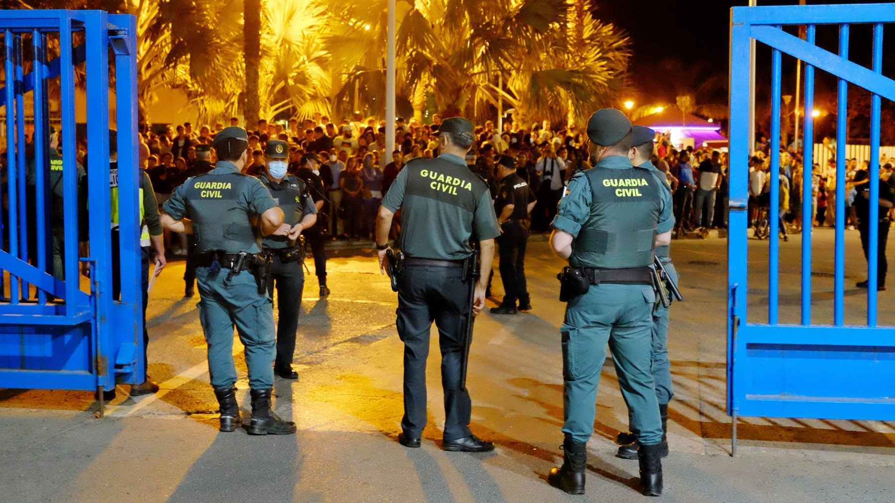 Agentes de la Guardia Civil en la frontera de Melilla que separa España y Marruecos (EUROPA PRESS).