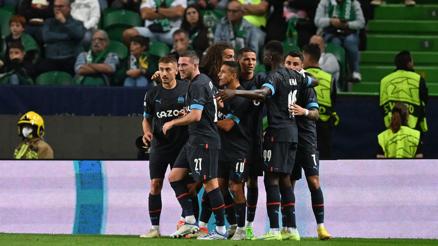 Los jugadores del Marsella celebran un gol. (AFP)