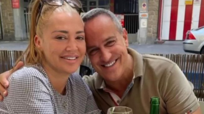 El polémico colaborador Víctor Sandoval se ha convertido en el foco mediático ante una serie de acciones que lo han alejado de la audiencia del programa ‘Sálvame’.