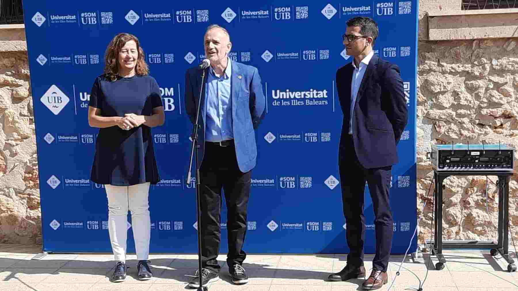 Francina Armengol, Jaume Carot y Miquel Company en la UIB. EUROPA PRESS