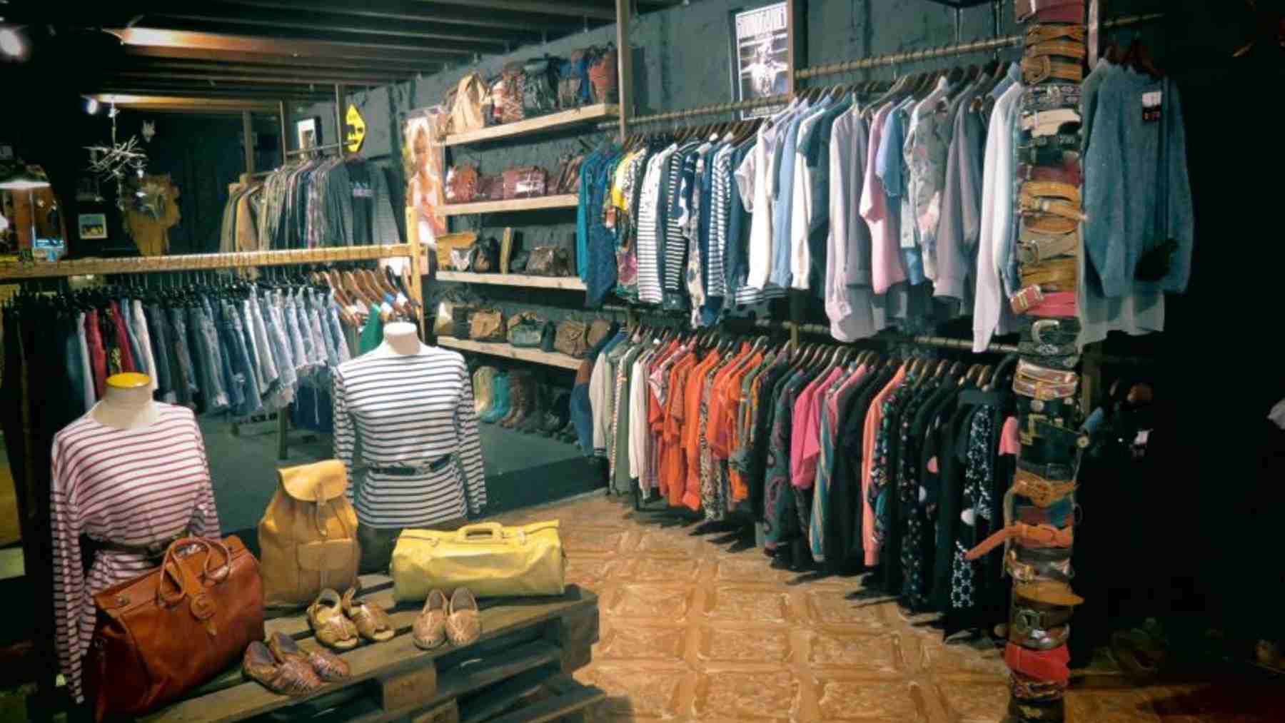 Interior de una tienda de ropa de Palma.