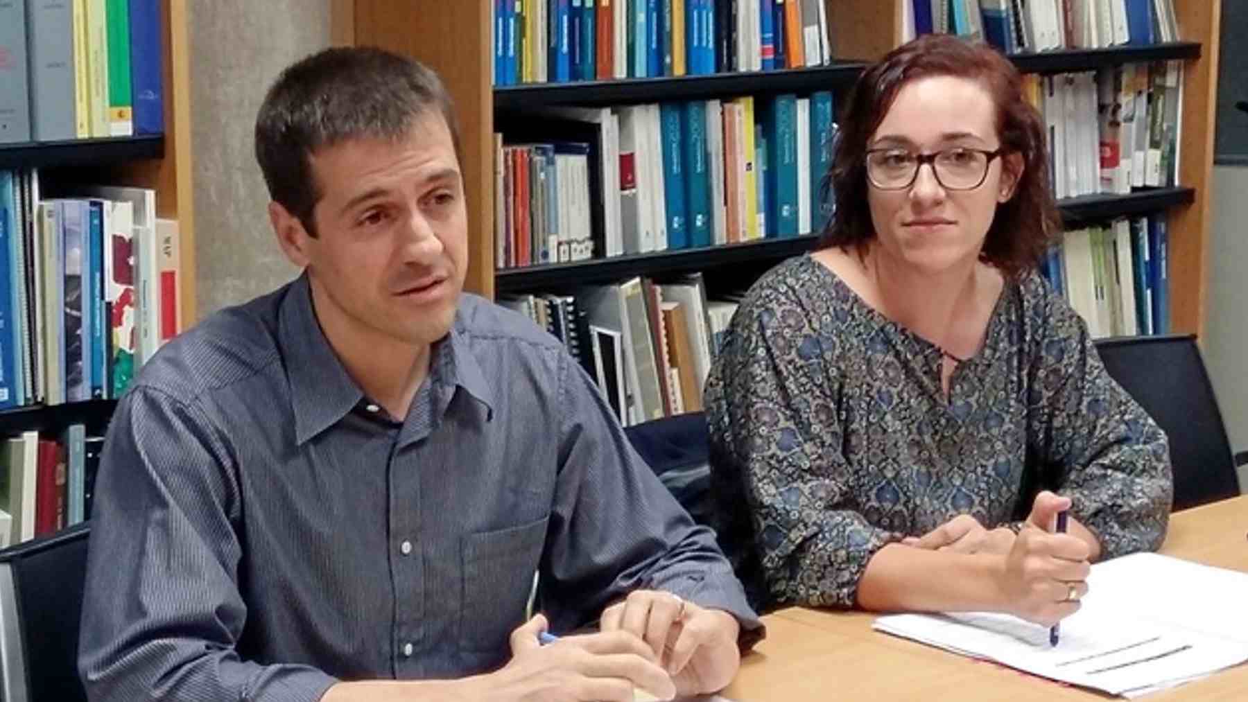 Los concejales socialistas del Ayuntamiento de Palma, Adrián García y Joana María Adrover.