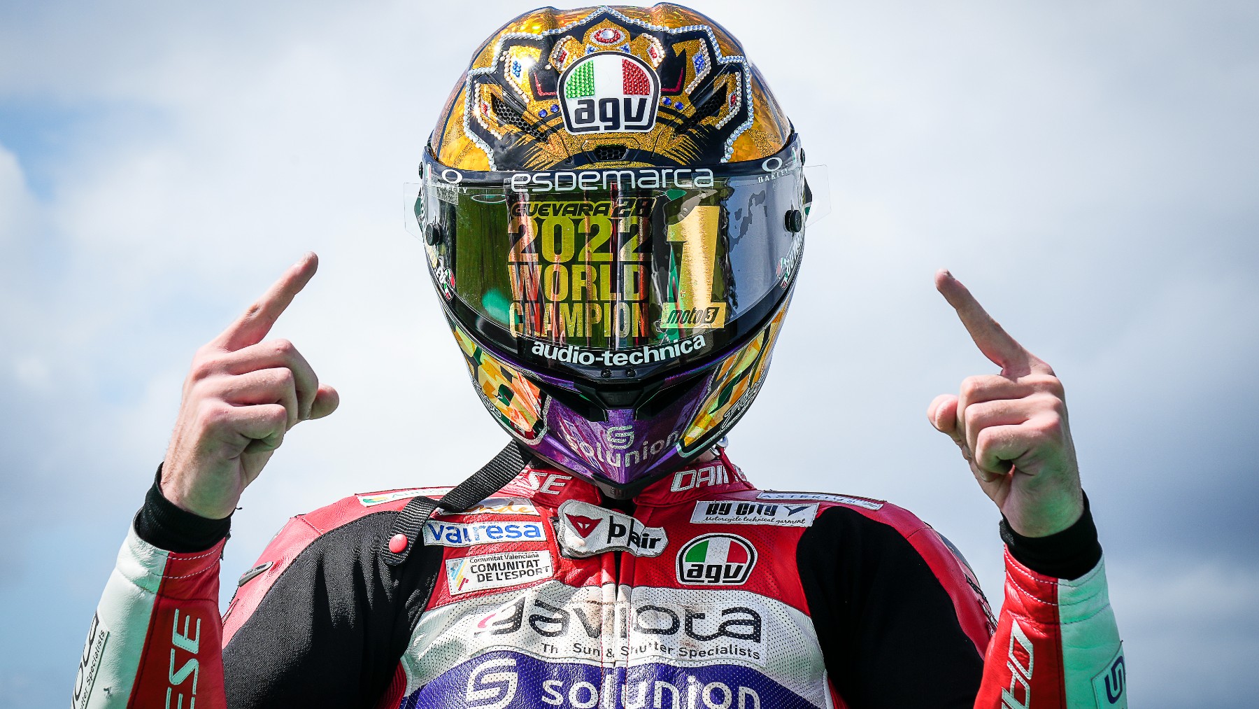 Izan Guevara, campeón del mundo de Moto3. (motogp.com)