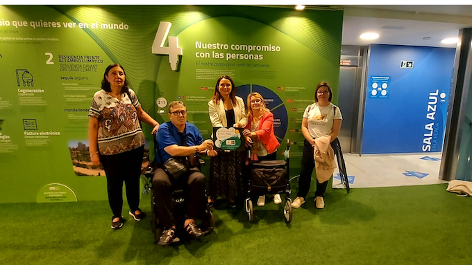 Amelia Navarro, directora de Desarrollo Sostenible de Aguas de Alicante junto a miembros de PREDIF.