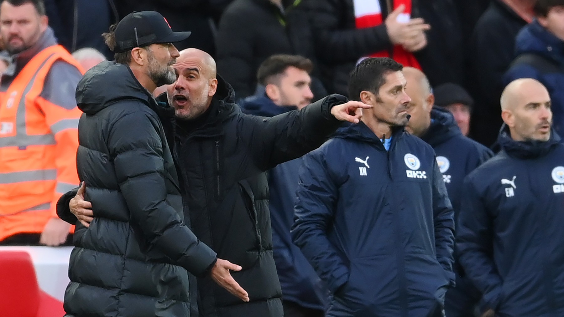 Guardiola y Klopp dialogan (Getty)