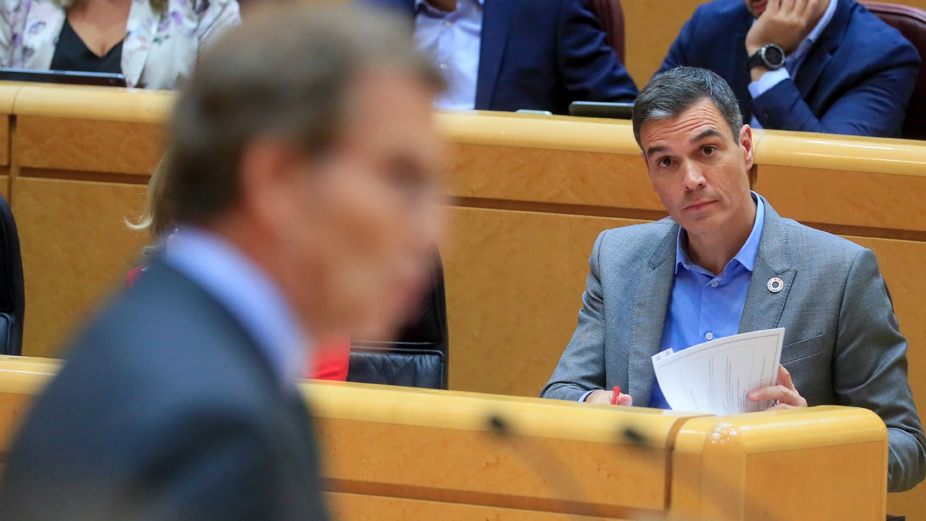 Feijóo y Sánchez en el Senado. (Foto: EFE)