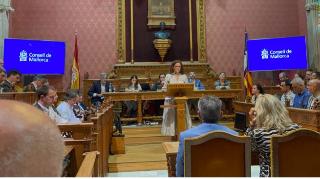 La presidenta del Consell de Mallorca, Cati Cladera, durante su discurso.