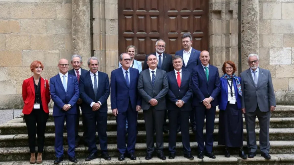 Los defensores del pueblo de toda España se han reunido en la ciudad histórica de León.