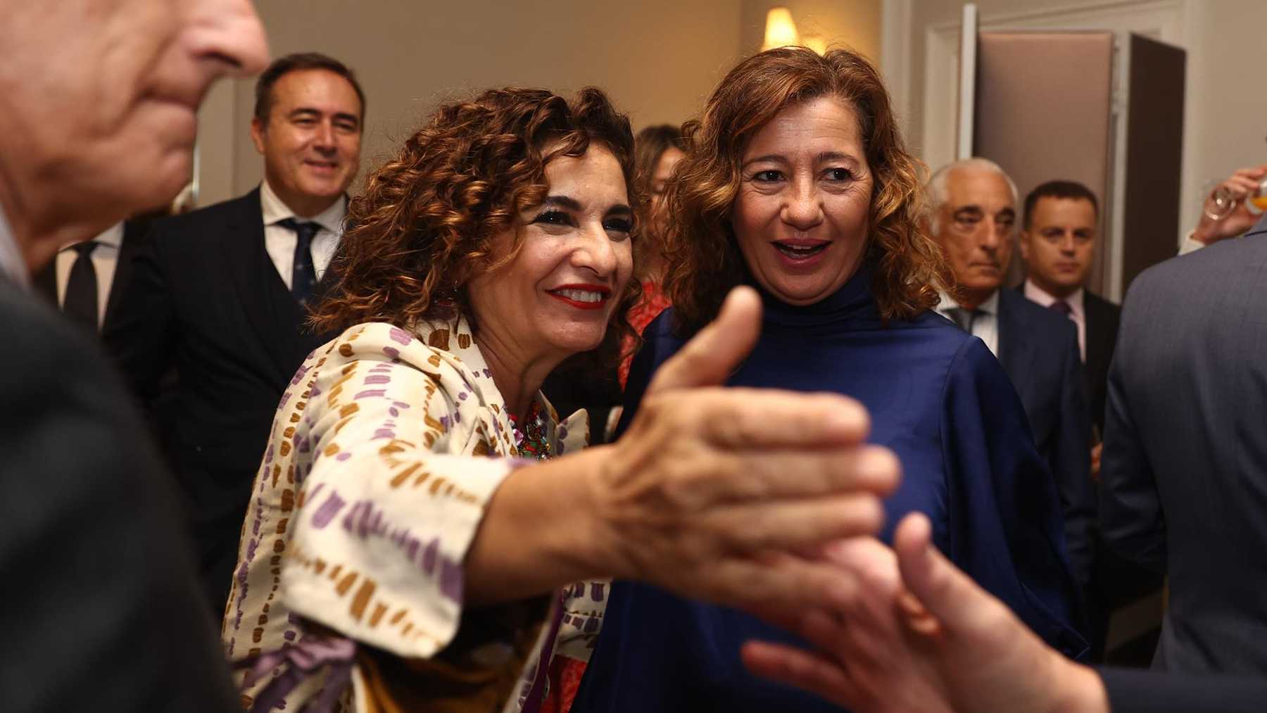 La ministra de Hacienda, María Jesús Montero y la presidenta del Govern, Francina Armengol. – Eduardo Parra – Europa Press