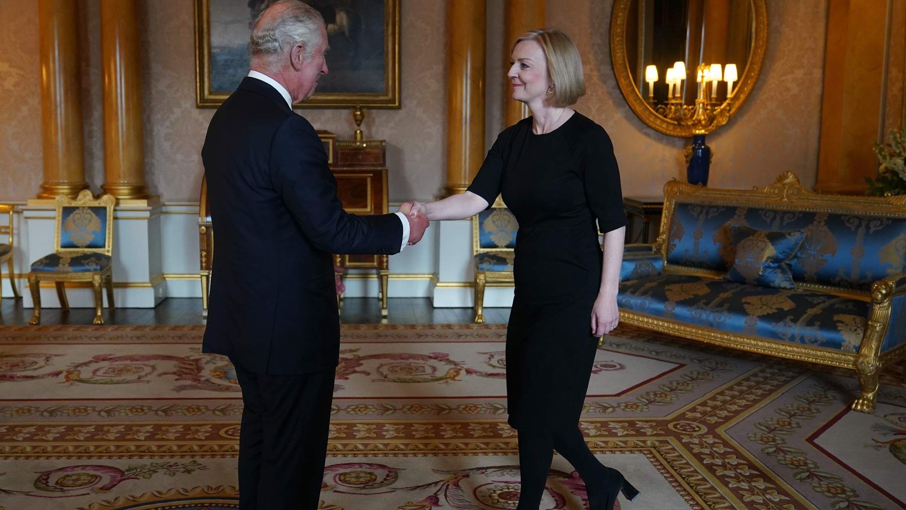 El rey Carlos III recibe a la exprimera ministra de Reino Unido, Liz Truss, el pasado 10 de septiembre. CASA REAL DE REINO UNIDO.