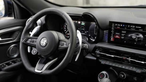 Behind the wheel of the Alfa Romeo Tonale PHEV: a sports SUV with a ZERO label
